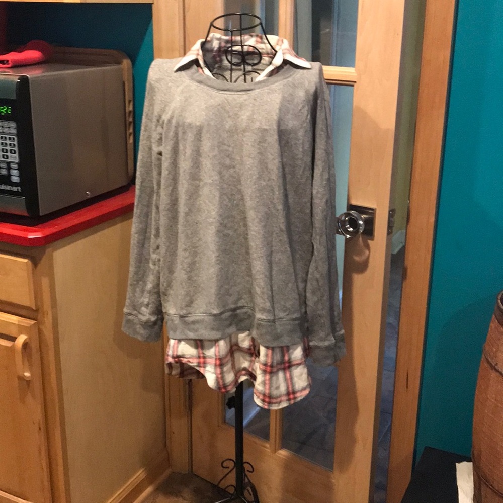 Maternity sweatshirt/top sze M